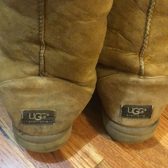 Ugg classic tall chestnut boots. Size 9. Sold as is please see all pictures. - Picture 6 of 8